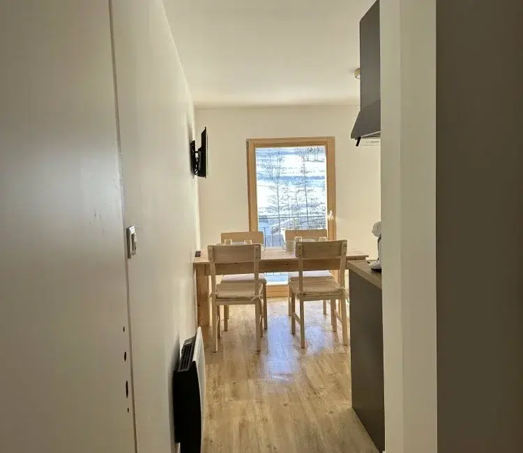 Entrée T1 communiquant